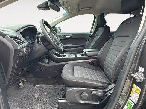 Used 2019 Ford Edge SE FWD image 9