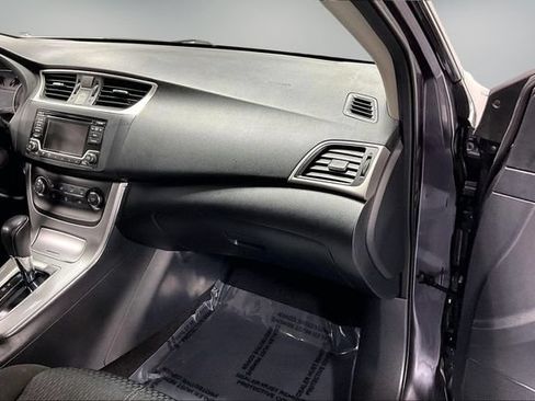 Used 2015 Nissan Sentra SR FWD image 22