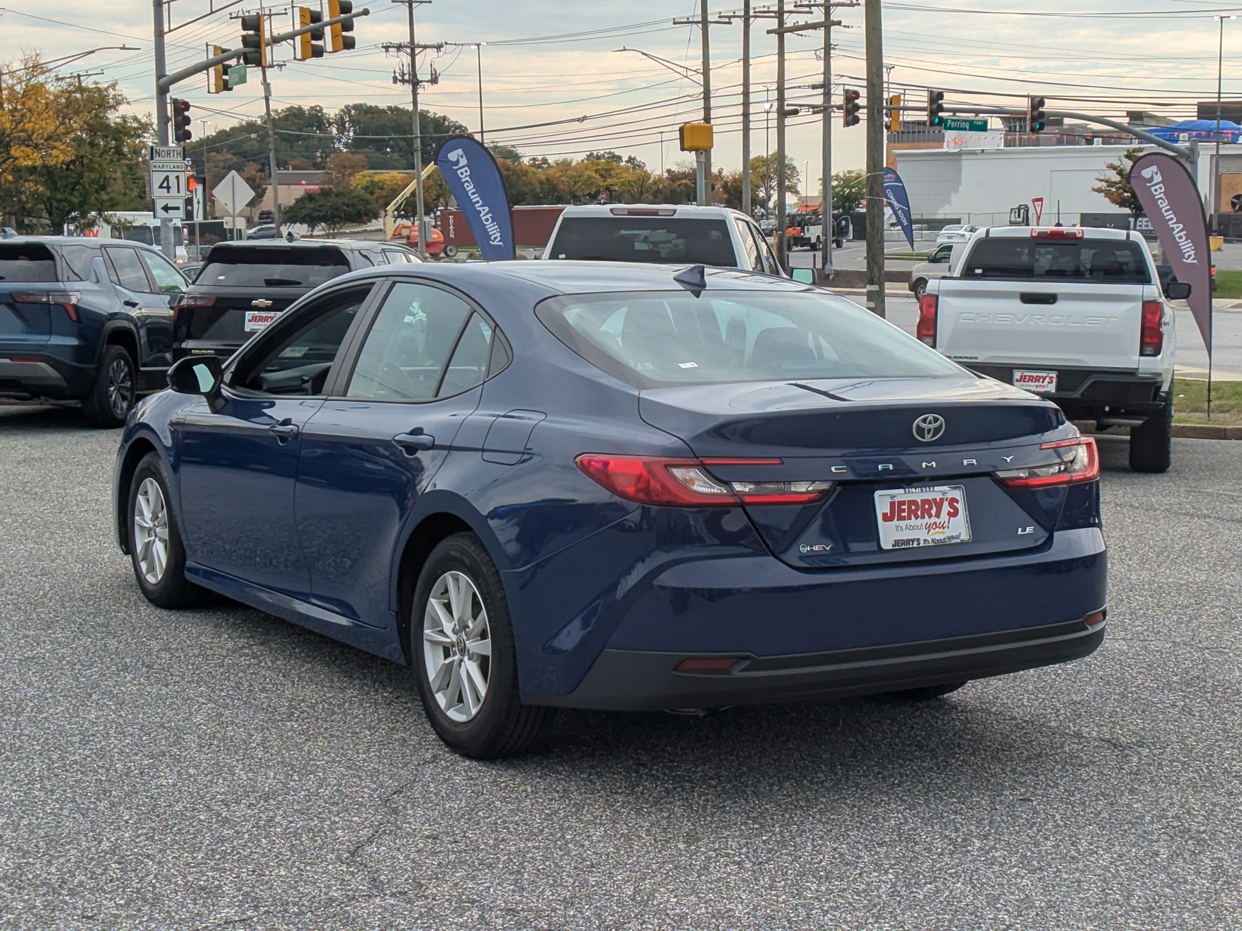 Used 2025 Toyota Camry LE FWD image 6