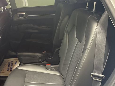 Used 2022 Kia Sorento EX FWD image 17