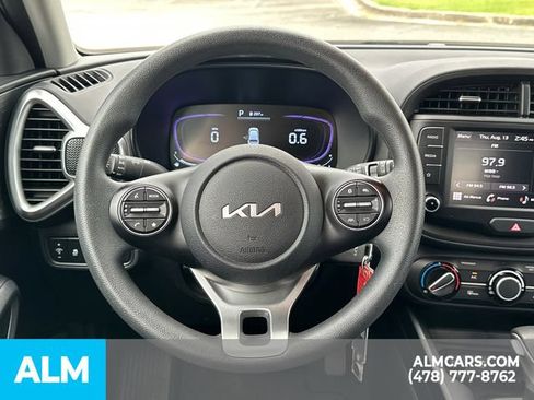 Used 2025 Kia Soul LX w/ LX Technology Package FWD image 28