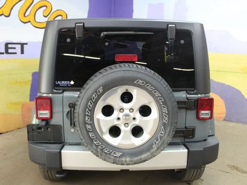Used 2015 Jeep Wrangler Sahara AWD/4WD image 7