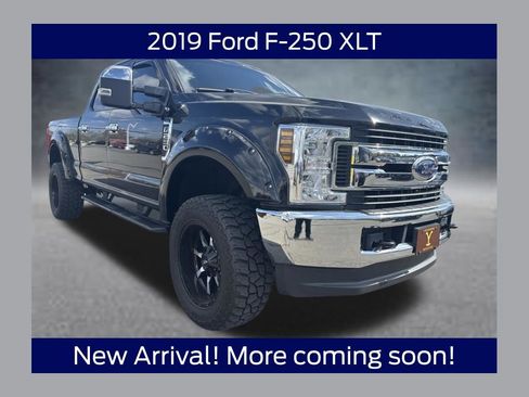 Used 2019 Ford F250 XLT image 1