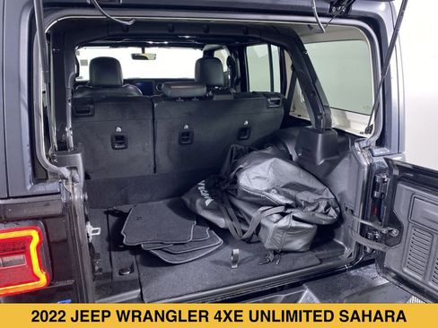 Used 2022 Jeep Wrangler Unlimited Sahara w/ Cold Weather Group AWD/4WD image 14