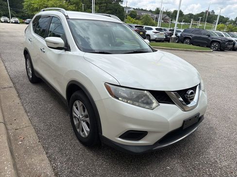 Used 2015 Nissan Rogue SV FWD image 4