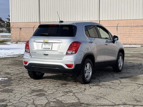 Used 2022 Chevrolet Trax LS w/ Tint and Cruise Package image 8