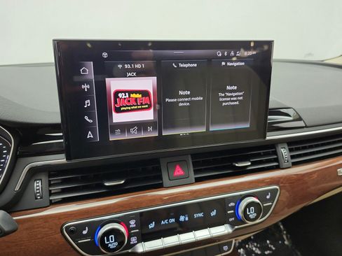 Used 2024 Audi A4 2.0T Premium w/ Convenience Package AWD/4WD image 10