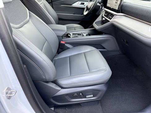 New 2026 Ford Explorer Active w/ Active Comfort Package RWD image 13