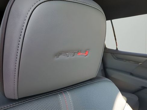 New 2026 GMC Acadia AT4 w/ Luxury Package AWD/4WD image 18