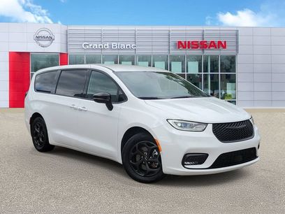 Used 2024 Chrysler Pacifica Limited