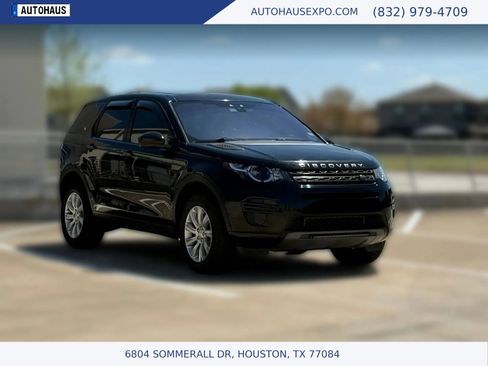 Used 2017 Land Rover Discovery Sport SE image 1