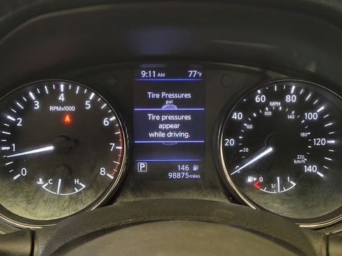 Used 2018 Nissan Rogue SV FWD image 23