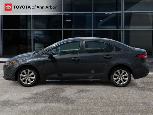 Used 2024 Toyota Corolla LE FWD image 3