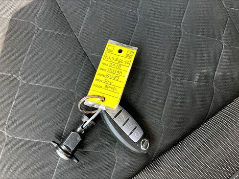 Used 2019 Nissan Kicks SV FWD image 14