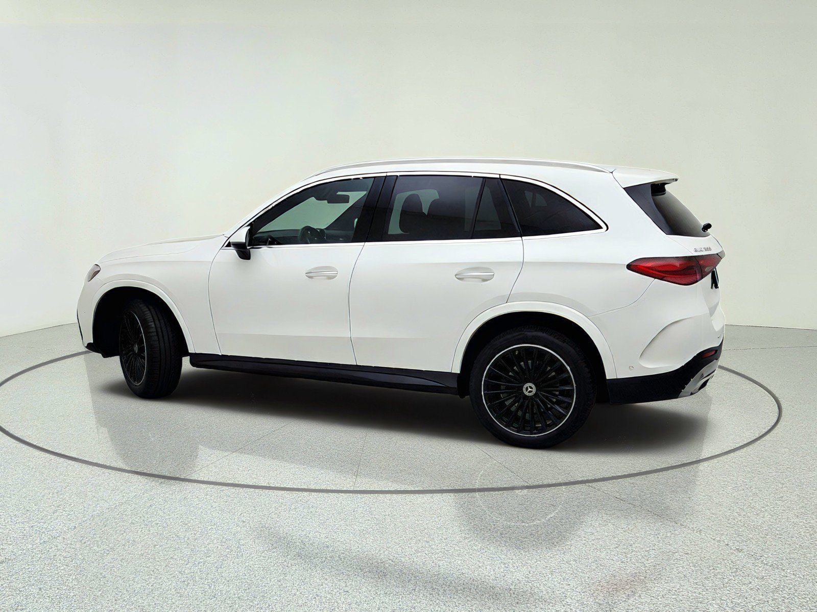 Used 2023 Mercedes-Benz GLC 300 4MATIC image 13