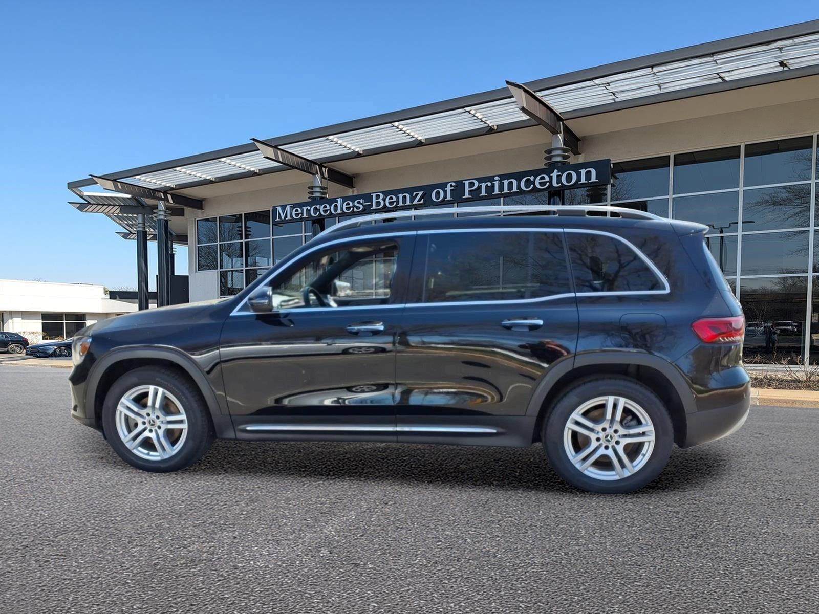 Certified 2022 Mercedes-Benz GLB 250 4MATIC image 6