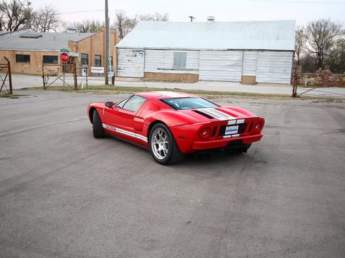 Used 2005 Ford GT image 26