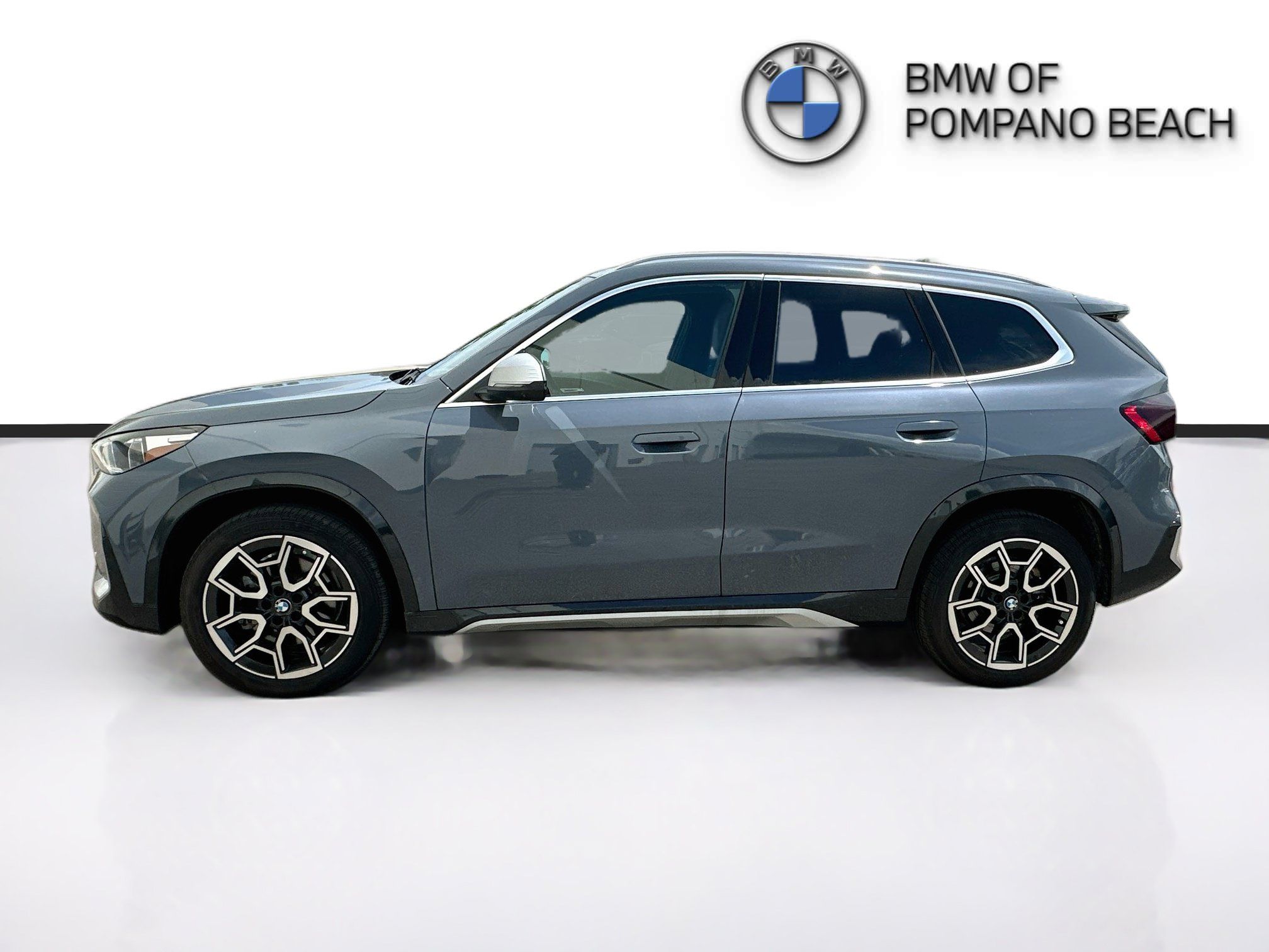 Used 2024 BMW X1 xDrive28i AWD/4WD image 4