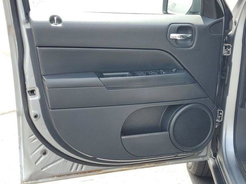 Used 2016 Jeep Patriot High Altitude AWD/4WD image 22