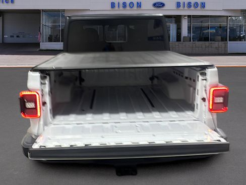 Used 2025 Jeep Gladiator Willys image 18