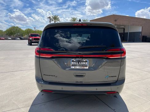 Used 2023 Chrysler Pacifica Limited w/ S Appearance Package FWD image 7