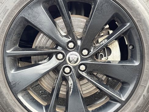 Certified 2025 Jaguar F-PACE R-Dynamic S image 13