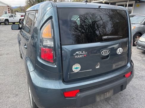 Used 2011 Kia Soul + w/ Audio Pkg image 12