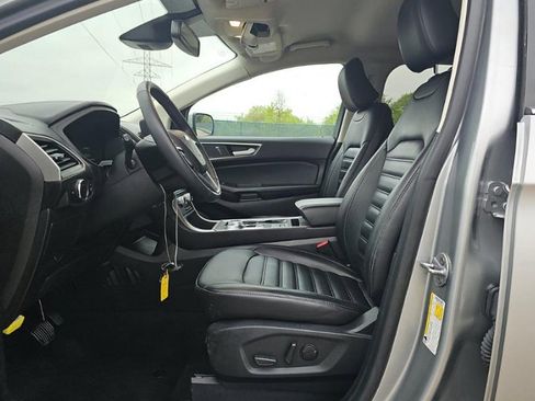 Used 2024 Ford Edge SEL w/ Convenience Package image 4
