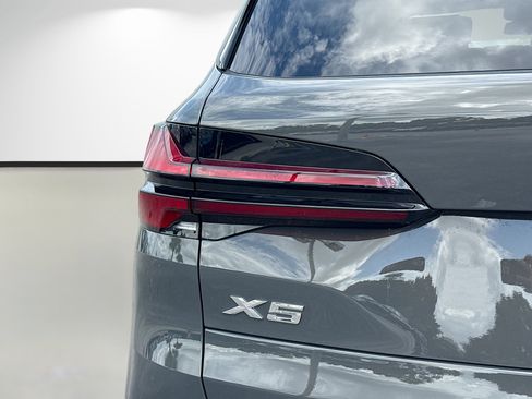 New 2026 BMW X5 xDrive40i w/ Climate Comfort Package AWD/4WD image 10