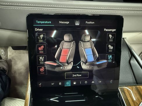 Used 2025 Cadillac Escalade ESV Sport Platinum image 33