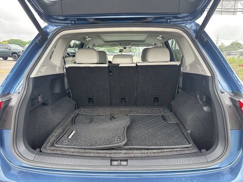 Used 2018 Volkswagen Tiguan SEL AWD/4WD image 15