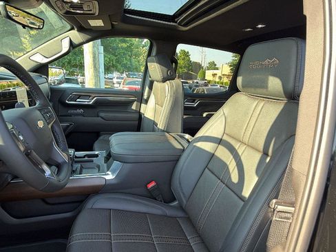 New 2026 Chevrolet Silverado 1500 High Country AWD/4WD image 14