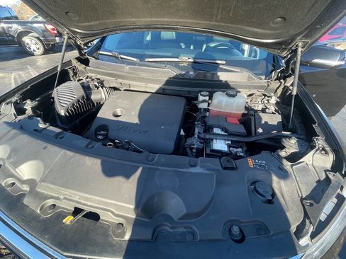 Used 2018 Chevrolet Traverse LT image 16