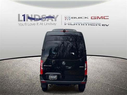 Used 2024 Mercedes-Benz Sprinter 2500 image 3