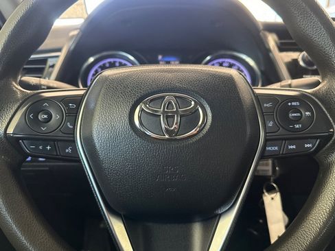 Used 2020 Toyota Camry LE FWD image 21