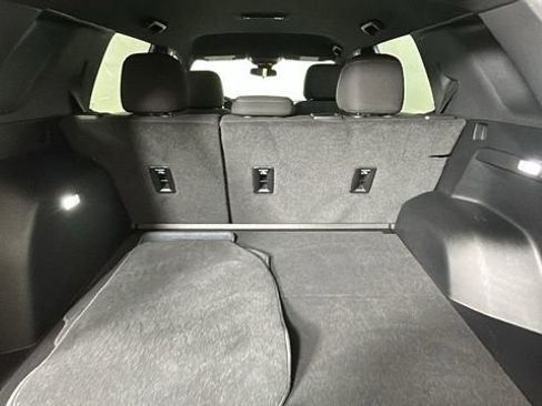 Used 2026 Chevrolet Equinox LT FWD image 29