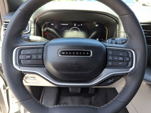 Used 2025 Jeep Wagoneer L 4WD image 34
