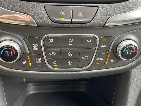 Used 2023 Chevrolet Equinox LT FWD image 13