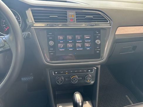 Used 2018 Volkswagen Tiguan SEL image 17