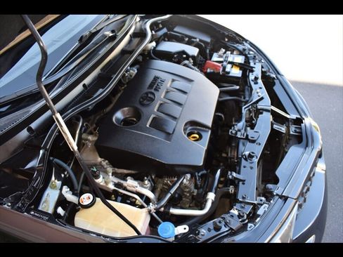 Used 2017 Toyota Corolla iM image 37