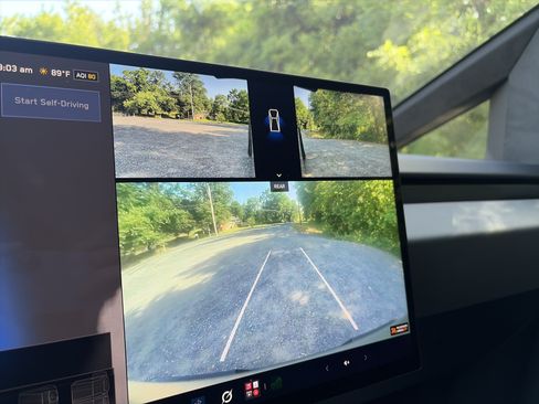 Used 2024 Tesla Cybertruck AWD Crew Cab image 41