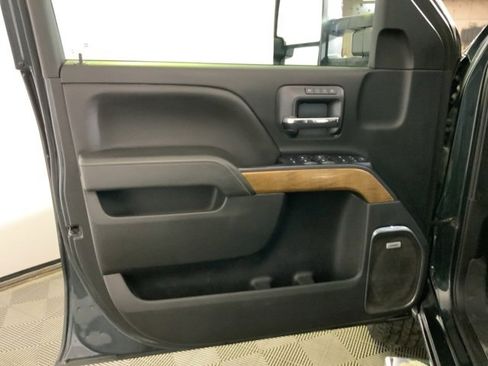 Used 2018 Chevrolet Silverado 2500 LTZ w/ Duramax Plus Package image 19