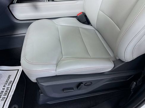 Used 2025 Ford Expedition Active AWD/4WD image 21