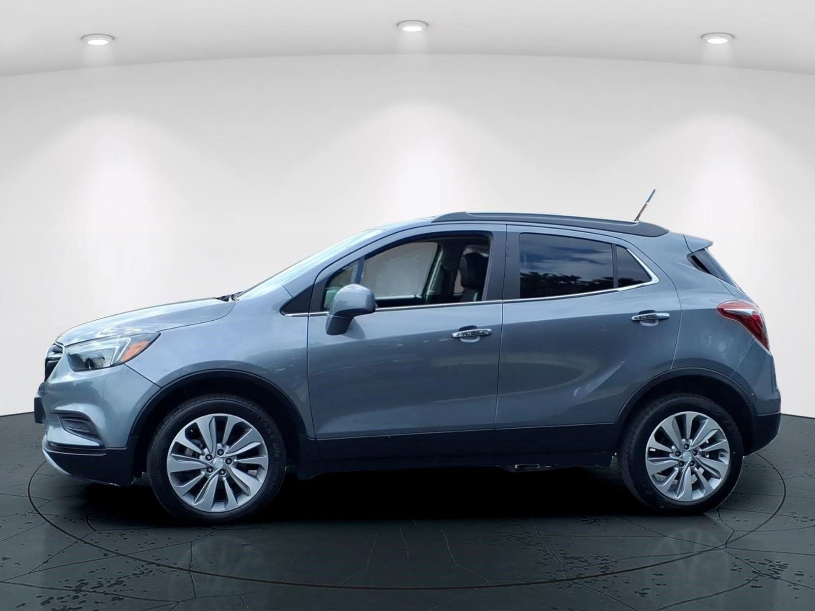 Used 2020 Buick Encore Preferred AWD/4WD image 5