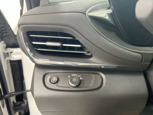 Used 2025 Buick Envista Preferred w/ Convenience I Package FWD image 17