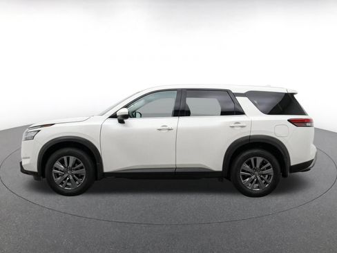 Used 2025 Nissan Pathfinder SV AWD/4WD image 4