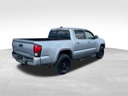 Used 2020 Toyota Tacoma SR5 w/ Technology Package AWD/4WD image 7