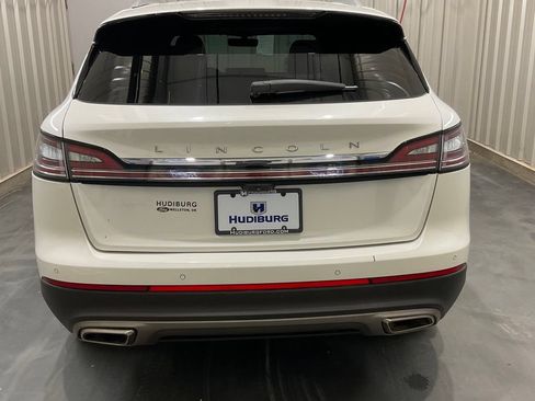 Used 2022 Lincoln Nautilus FWD w/ Premium Package image 22