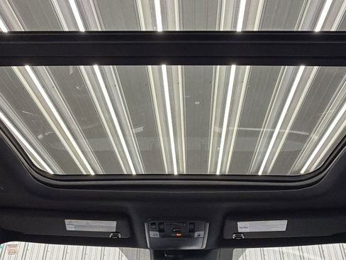 Used 2025 Toyota Tundra Limited image 32