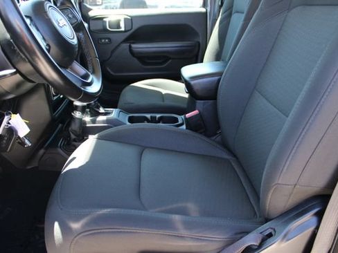 Used 2022 Jeep Gladiator Sport AWD/4WD image 36